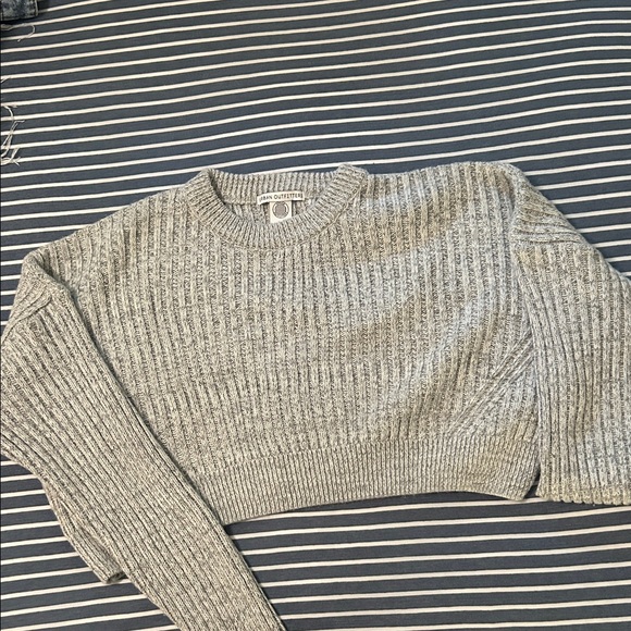 Urban Outfitters Gray Ribbed Crew Neck Sweater - Picture 1 of 3